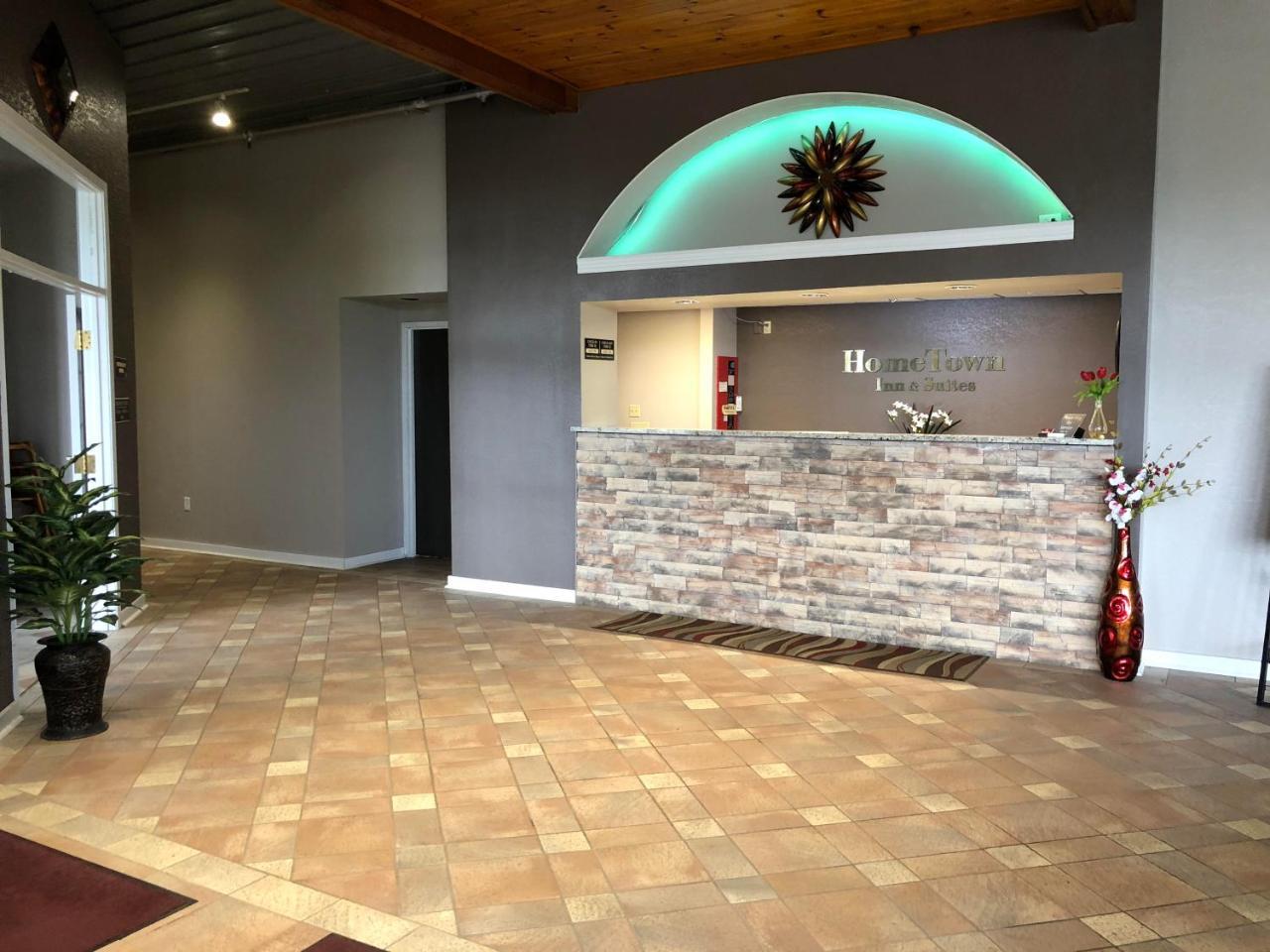 Hometown Inn And Suites Belle Plaine Exterior photo
